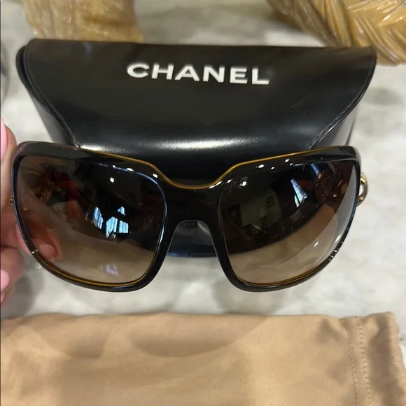 CHANEL | Accessories | Chanel Black Sunglasses With Elegant  display picture 1